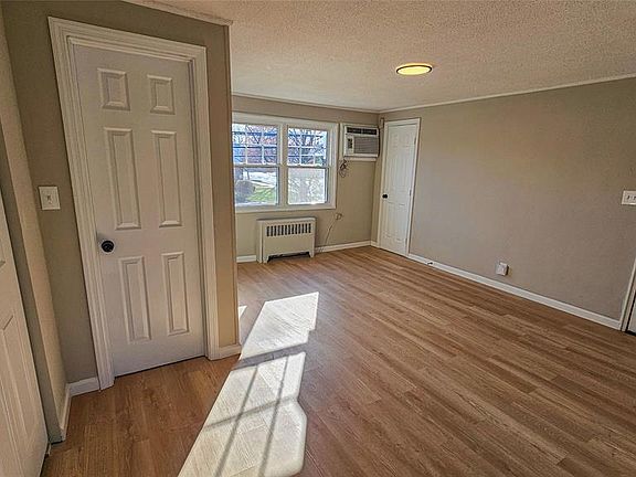 5th image of 64 Hastings Ave APT B