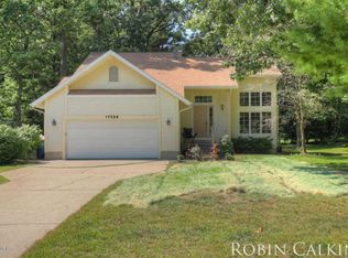 17329 Quail Creek Dr, Spring Lake, MI 49456