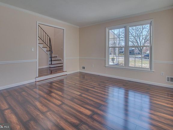 4th image of 26 Millcrest Ct