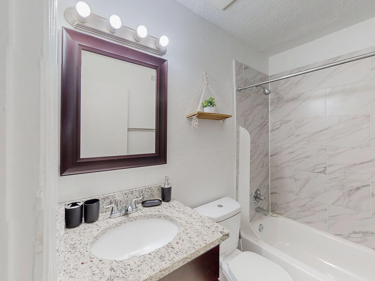 4 bed, 2.0 bath, 1693 sqft, $815 — Photo 3