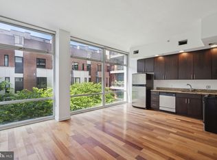 22 S Front St APT 304, Philadelphia, PA 19106