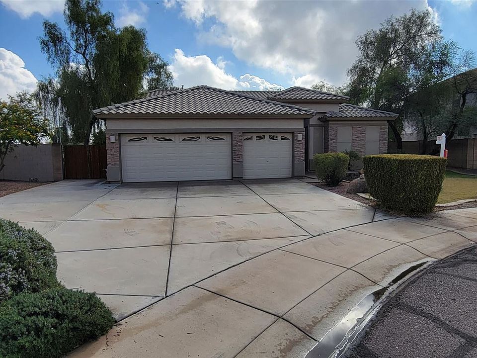 1st image of 139 N 119th Dr