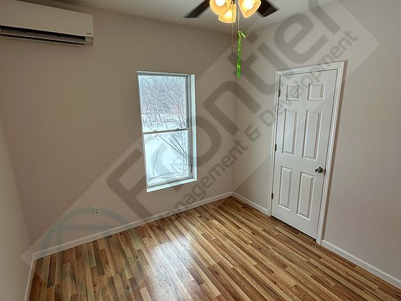4th image of 729 Monteagle St #2