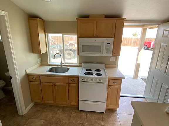 2nd image of 2351 F St APT B