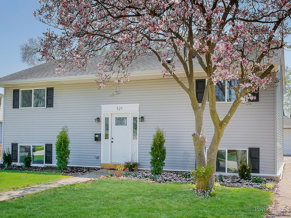 1st image of 121 Cambridge Ln