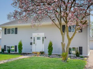 121 Cambridge Ln, Glendale Heights, IL 60139