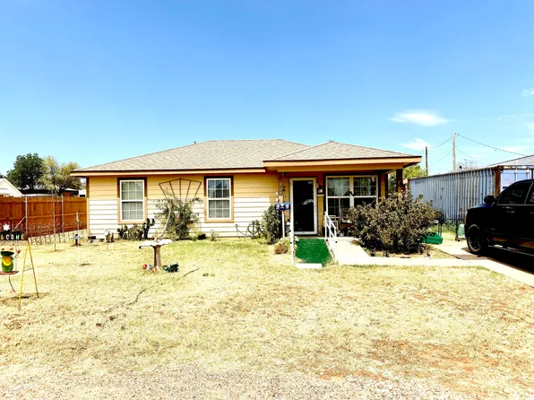 305 E 2nd St, Spur, TX 79370