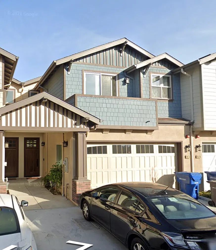 3 bed, 2.5 bath, 2295 sqft, $6,900 — Photo 1
