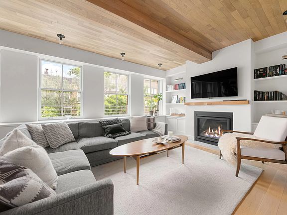 2nd image of 559 Carroll St #3