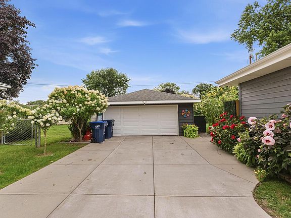 3rd image of W243N6591 Westhaven DRIVE