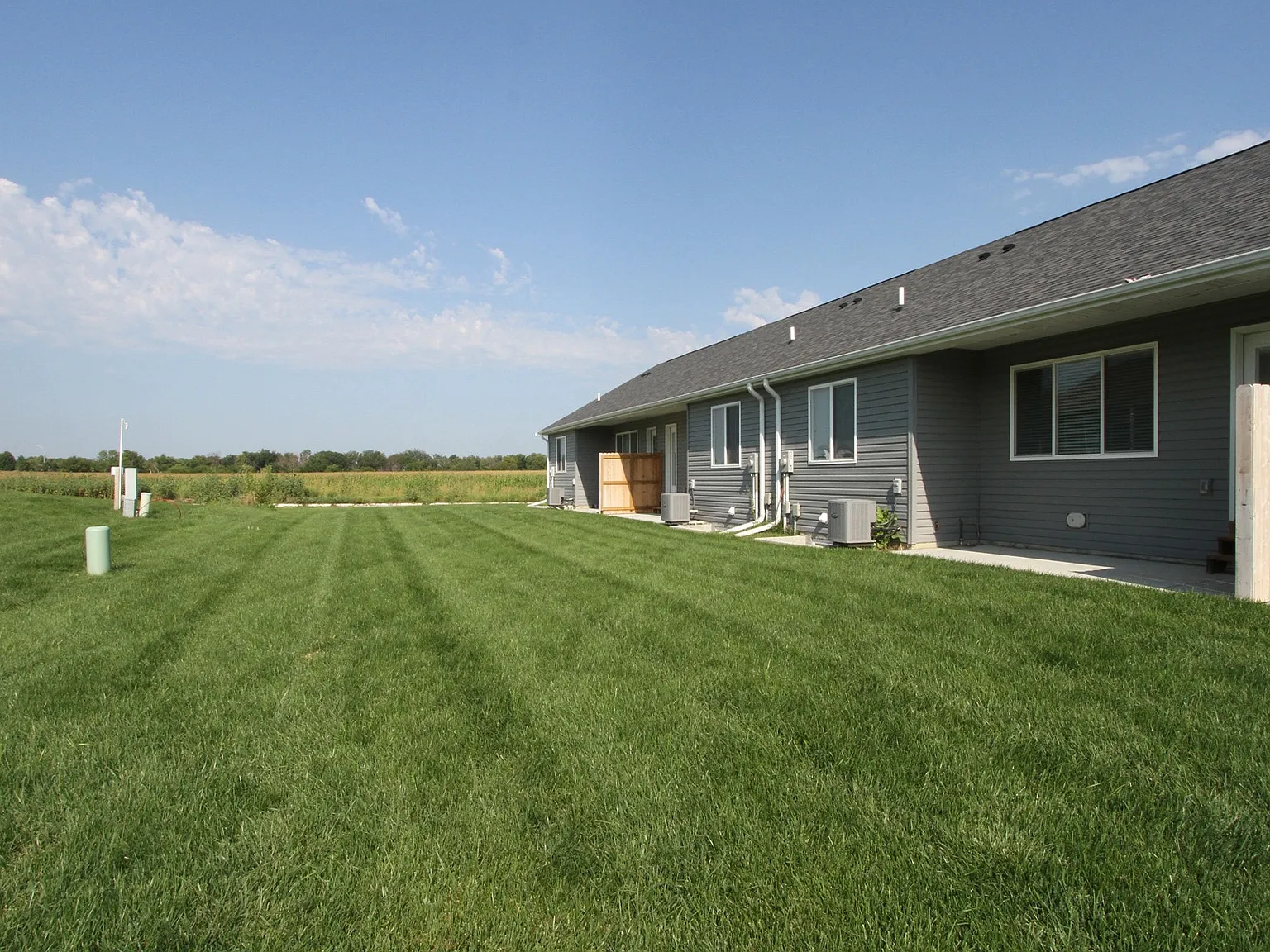 2635 W B St — Photo 2