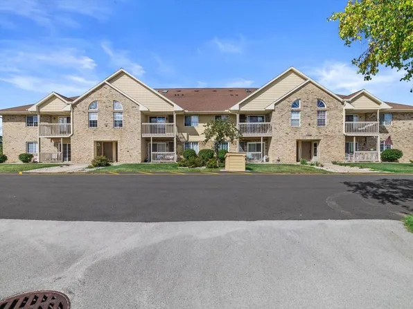 4821 Easy STREET #15, Hartland, WI 53029