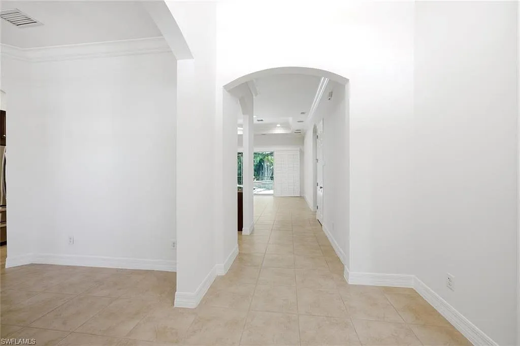 4 bed, 3.0 bath, 2602 sqft, $7,500 — Photo 4