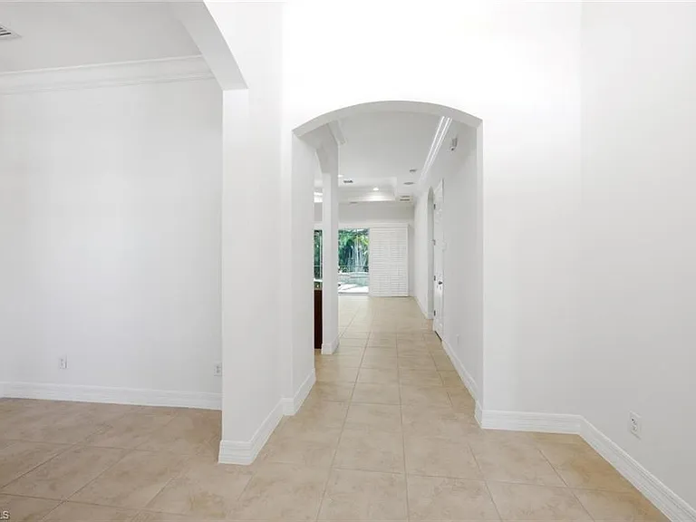 6853 Il Regalo Cir — Photo 4