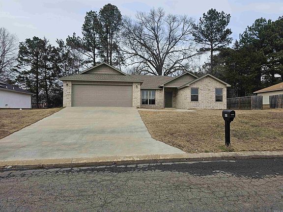 2nd image of 404 Willow Oak Dr