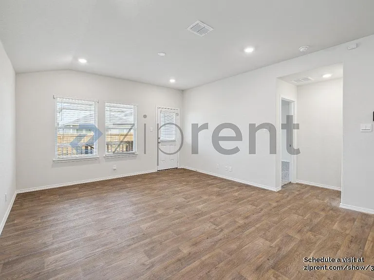 113 Chipping Aly — Photo 15
