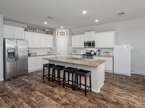 2817 Colorado Dr, Denton, TX 75068