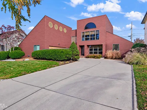 22441 Milner St, Saint Clair Shores, MI 48081