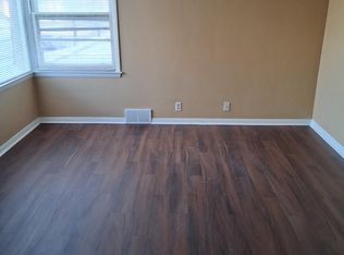 4606 W Ridge Ct, Milwaukee, WI 53216