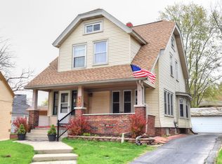 938 N 68th St, Wauwatosa, WI 53213