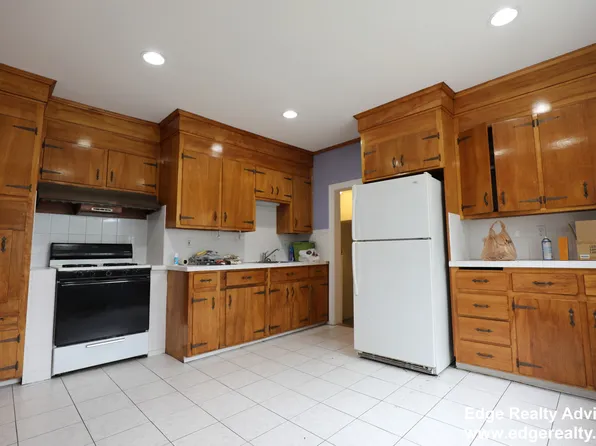 19 Lothrop St #2, Brighton, MA 02135