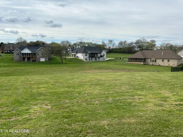 Cascading Falls Ln, Sevierville, TN 37876