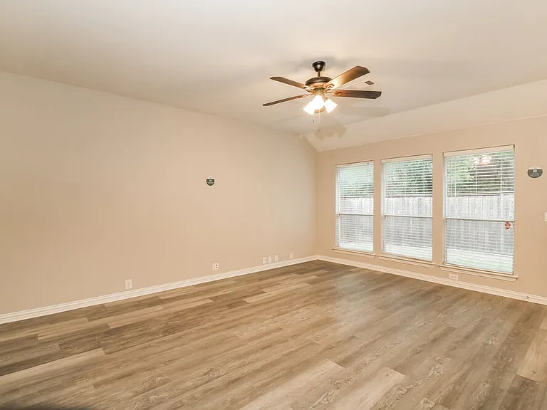 1721 Duck Cove Dr — Photo 4
