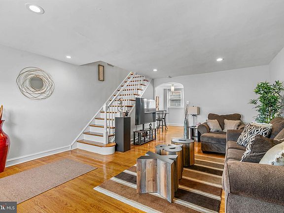 4th image of 7835 Gilbert St