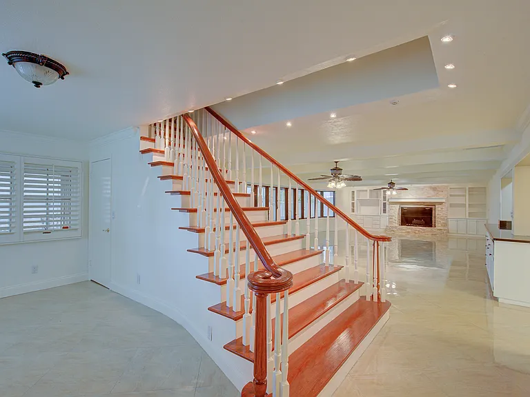 31 Freshwater Dr — Photo 16