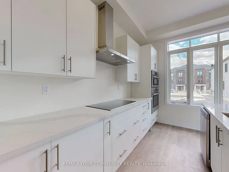 105 Halldorson Ave — Photo 14