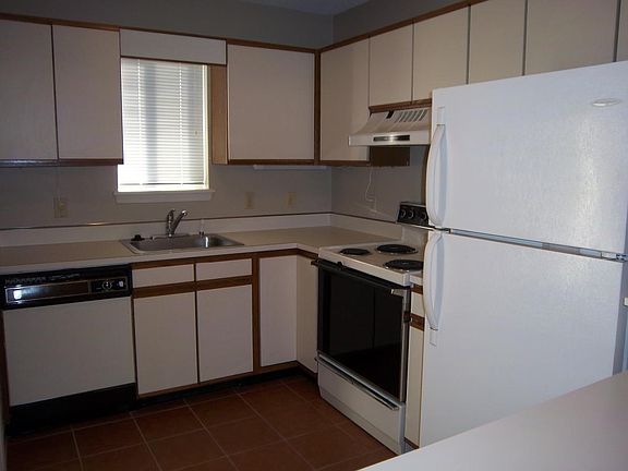 Fully Applianced Kitchen