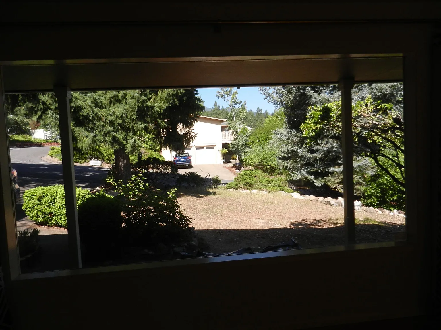2 bed, 1.5 bath, 1748 sqft, $2,050 — Photo 2