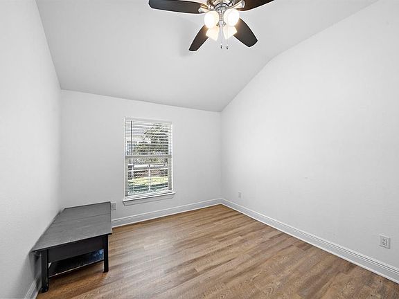 5th image of 310 E Sidnor St