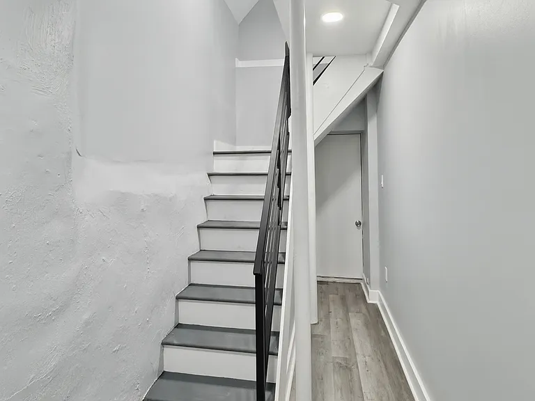 1816 Plymouth St — Photo 3
