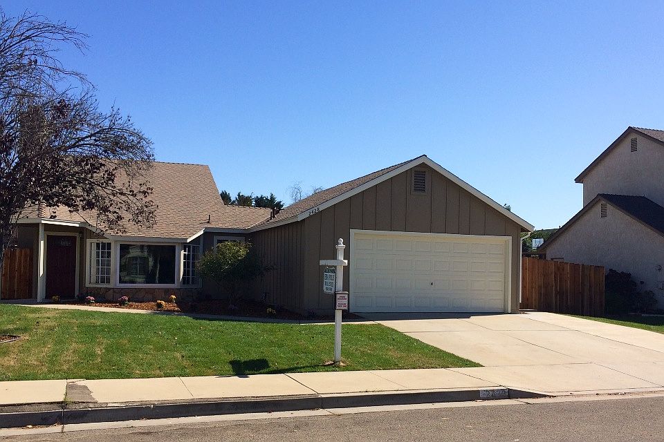 1st image of 2428 Country Club Village Dr