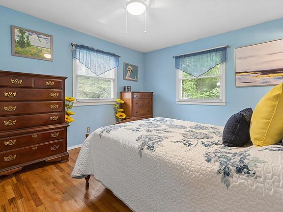 5th image of 1359 W Glenlord Rd