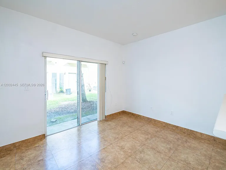 1663 SE 27th Dr #108 — Photo 10