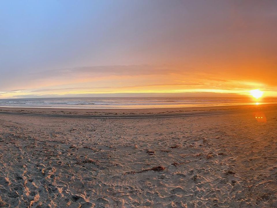 The Pacific Ocean within steps..