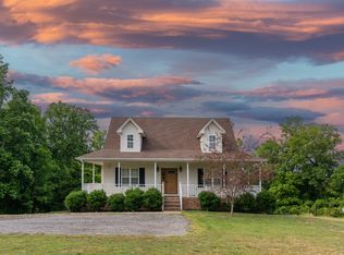 225 Sherman Rd, Charlotte, TN 37036