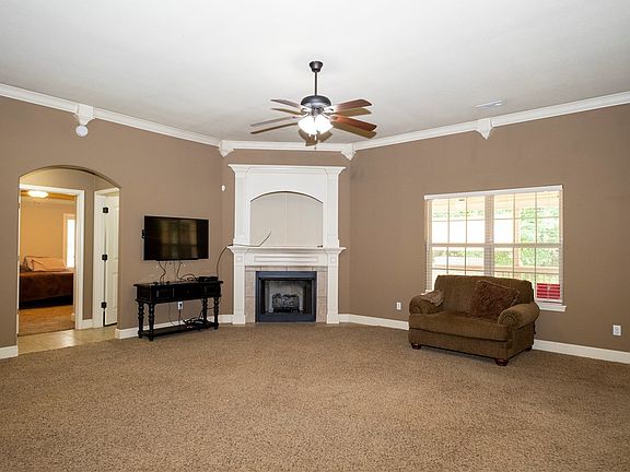 5th image of 49 Berkshire Dr