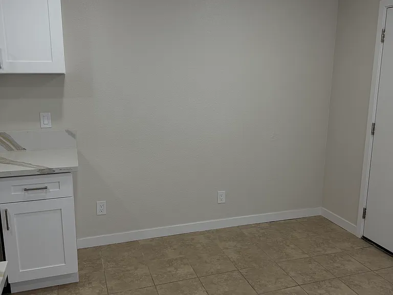 4326 Oregon St #9 — Photo 6