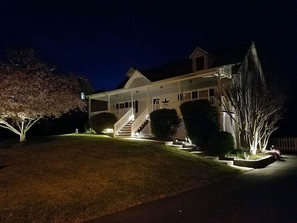 2nd image of 8 Teague Ct