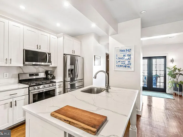 318 Todd Pl NE — Photo 8