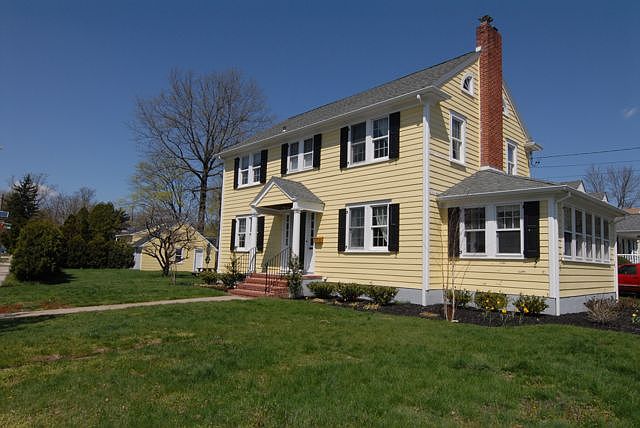 1st image of 204 Fenwood Ave
