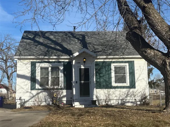 1280 34th St NE, Cedar Rapids, IA 52402