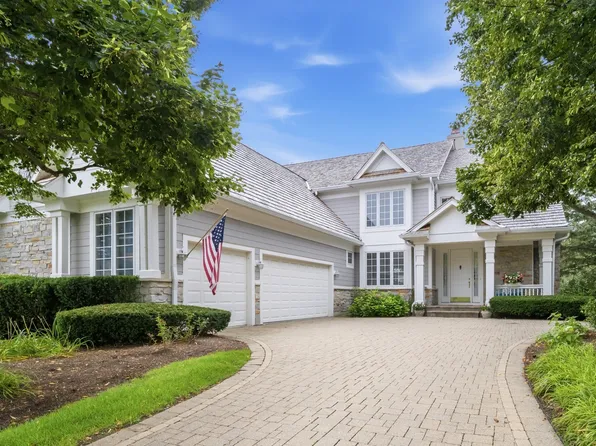 7 Dunhill Ln, North Barrington, IL 60010