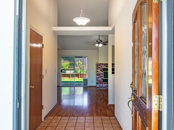 2nd image of 5556 Riverwood Ct