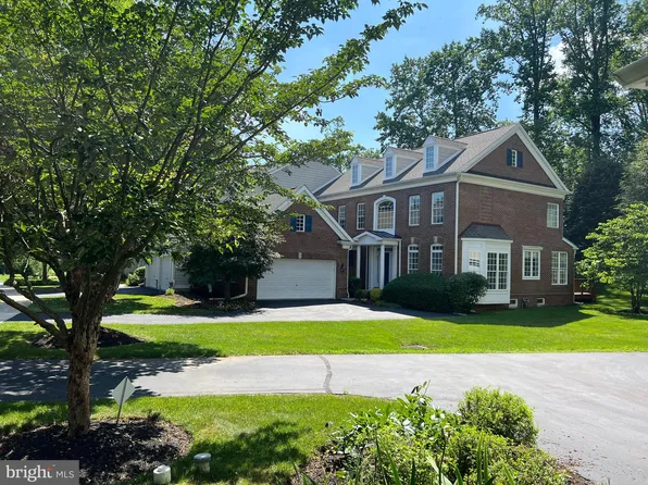 206 Excalibur Dr, Newtown Square, PA 19073