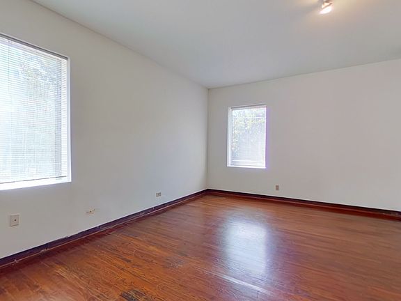 3rd image of 1307-17 W Addison St #1311-2A