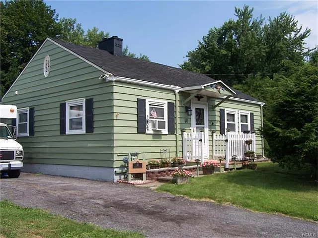 34 Blanche Ave photo 1